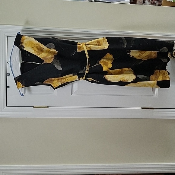 White House Black Market Floral Dress - Picture 2 of 2